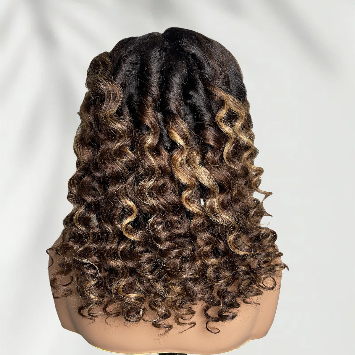 PreCut Lace 360 HD Lace Front Invisi-Strap Wig Kinky Loose Highlights